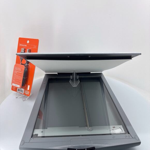 Canon Home/Office - High-Resolution Flatbed Scanner - Picture 9 of 16